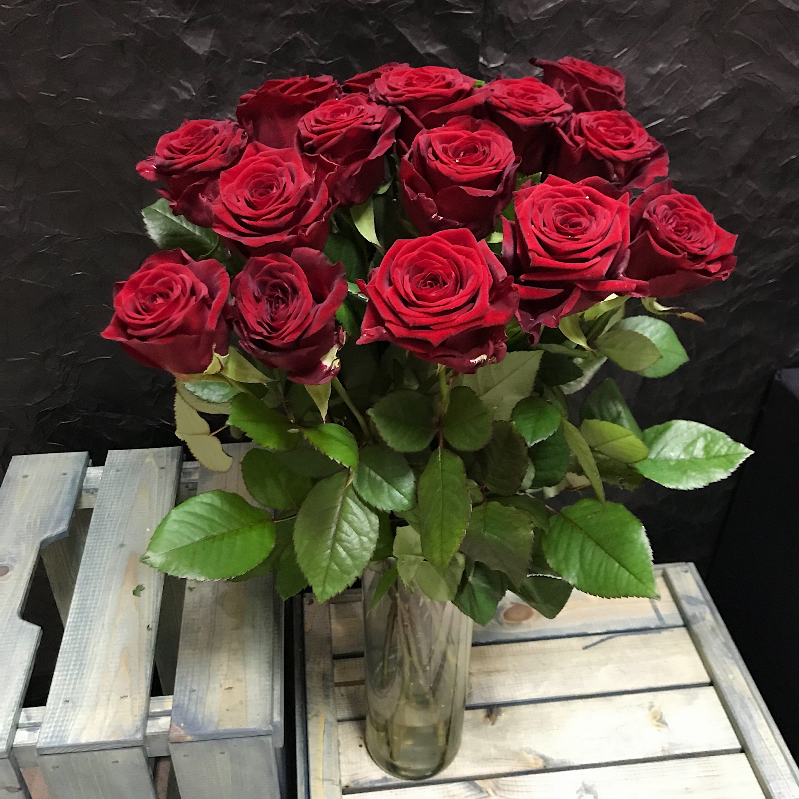 Букет из 15 красных Российских роз 60см