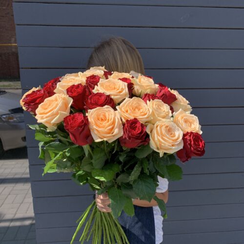Букет из 33 голандских роз