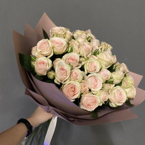 Букет из 15 кустовых роз сорта Пинк Иришка
